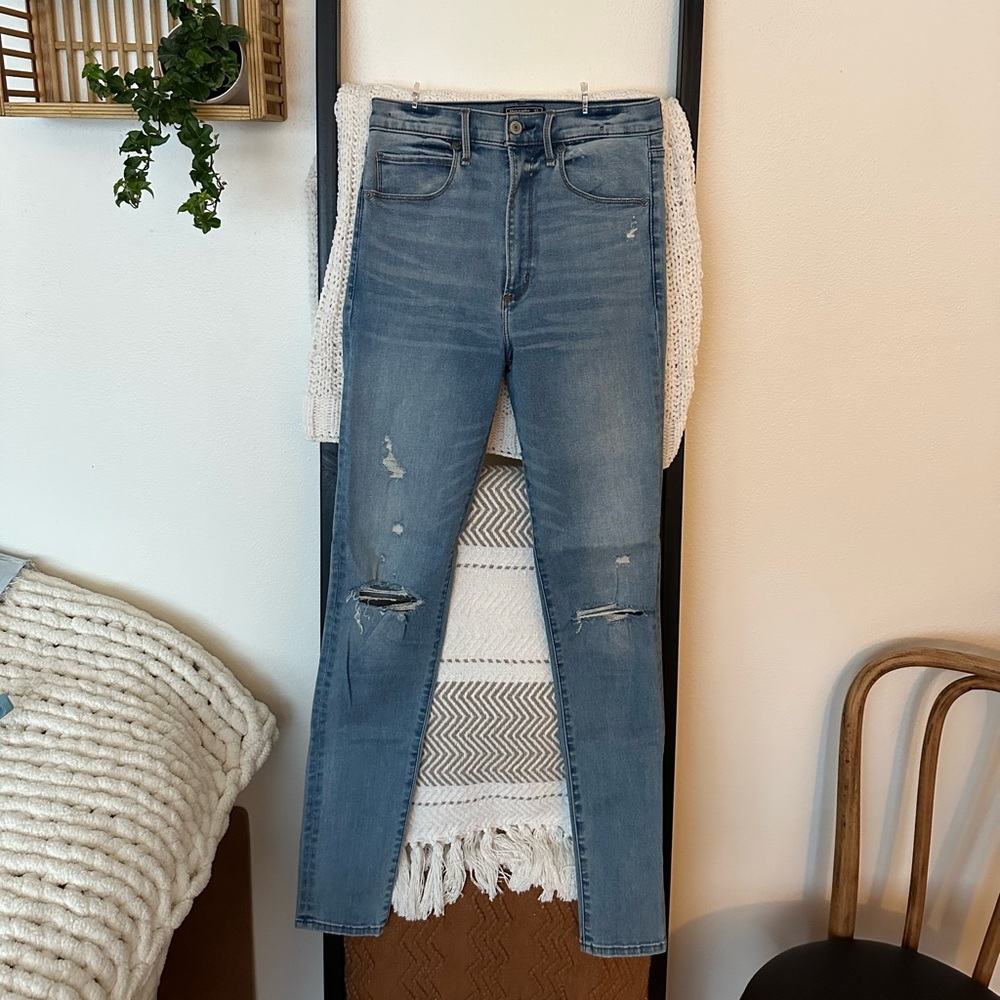Abercrombie & Fitch Ultra High-rise Skinny Jeans